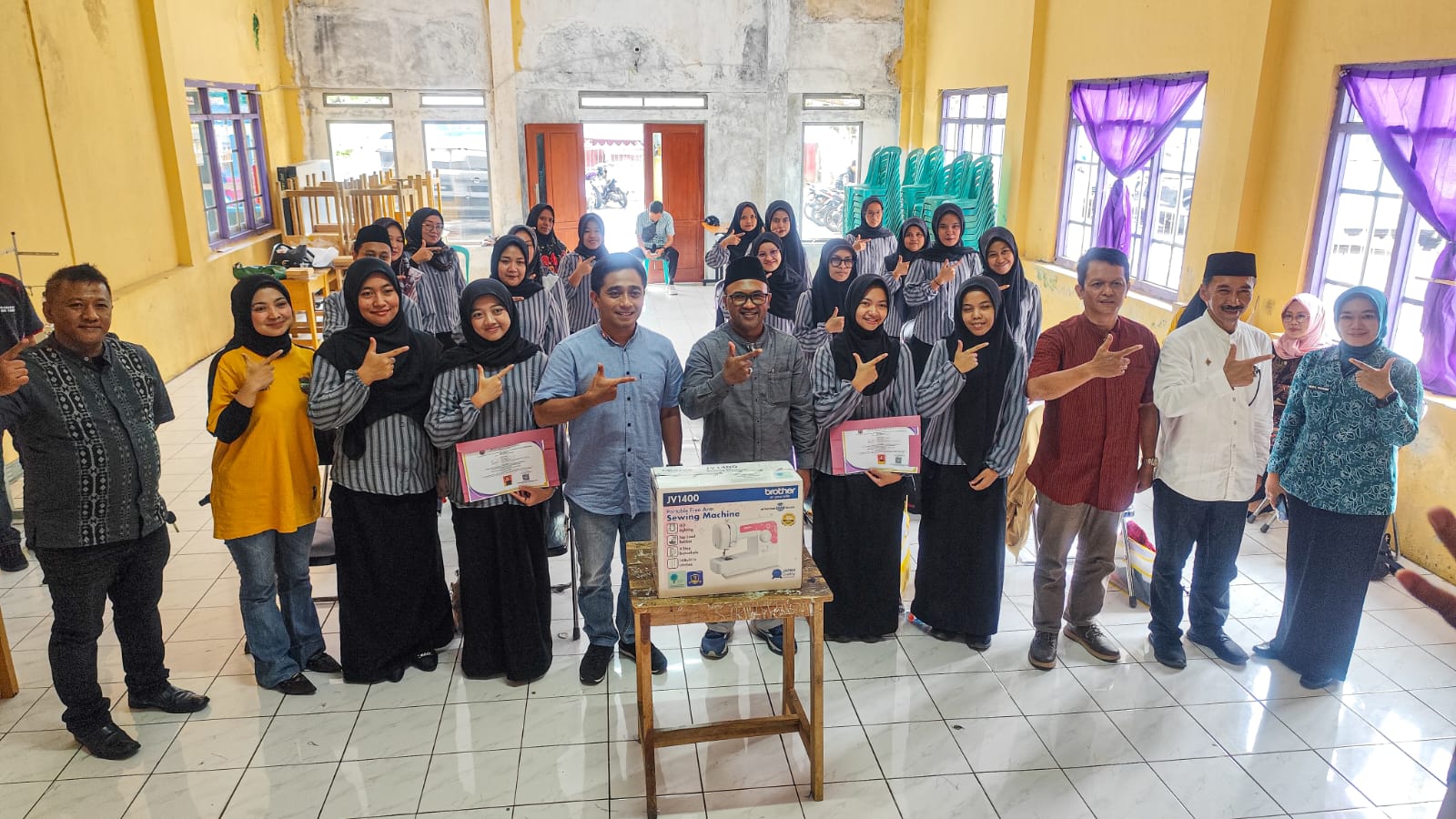 PENINGKATAN KAPASITAS KETERAMPILAN MENJAHIT